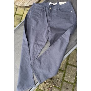 CRBerta Twill Capri - Coco Fit