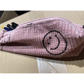 Penalhus eller mini toilettaske m/smiley Rosa